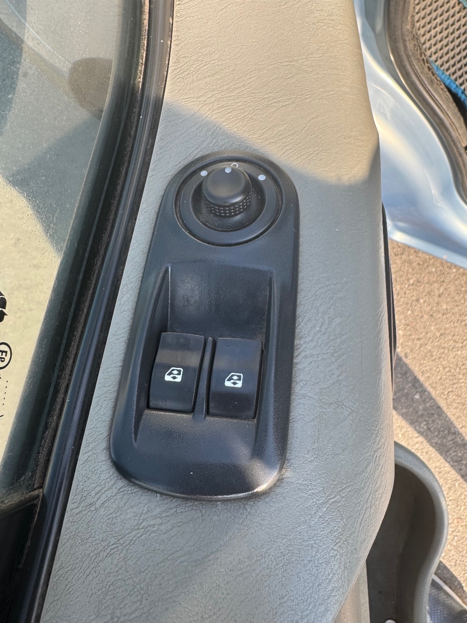 Opel Vivaro - фото 4