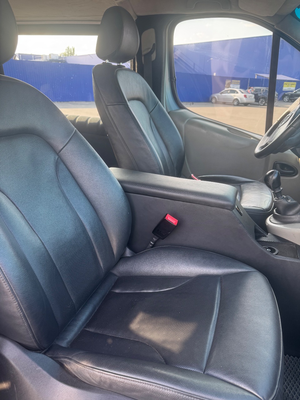 Opel Vivaro - фото 11