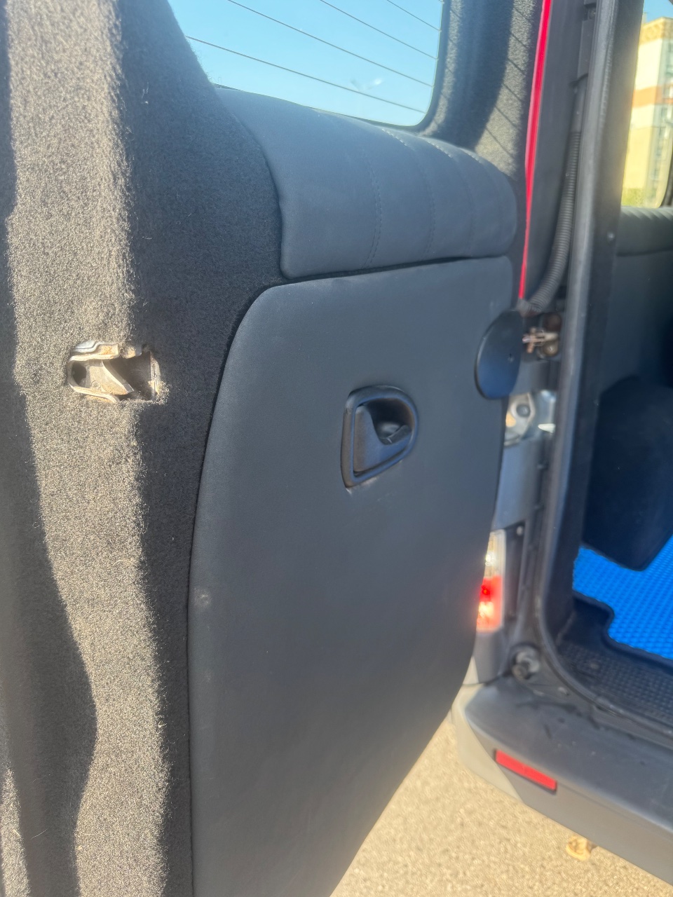 Opel Vivaro - фото 21