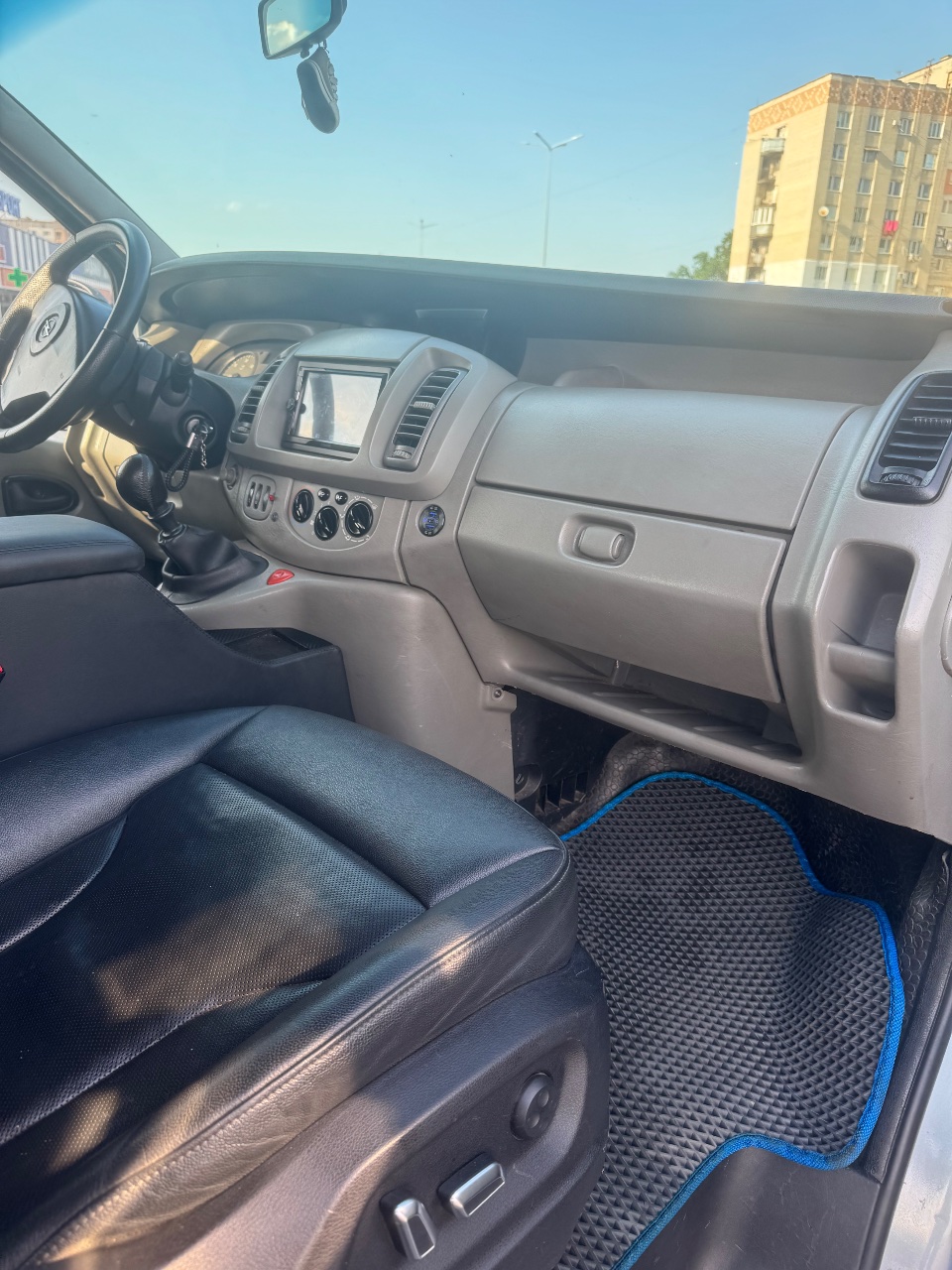 Opel Vivaro - фото 2