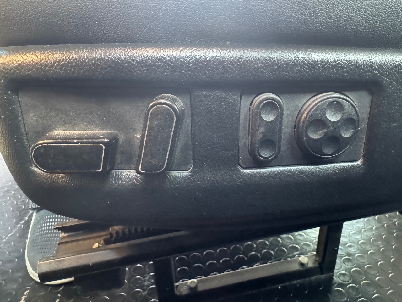 Opel Vivaro - фото 28