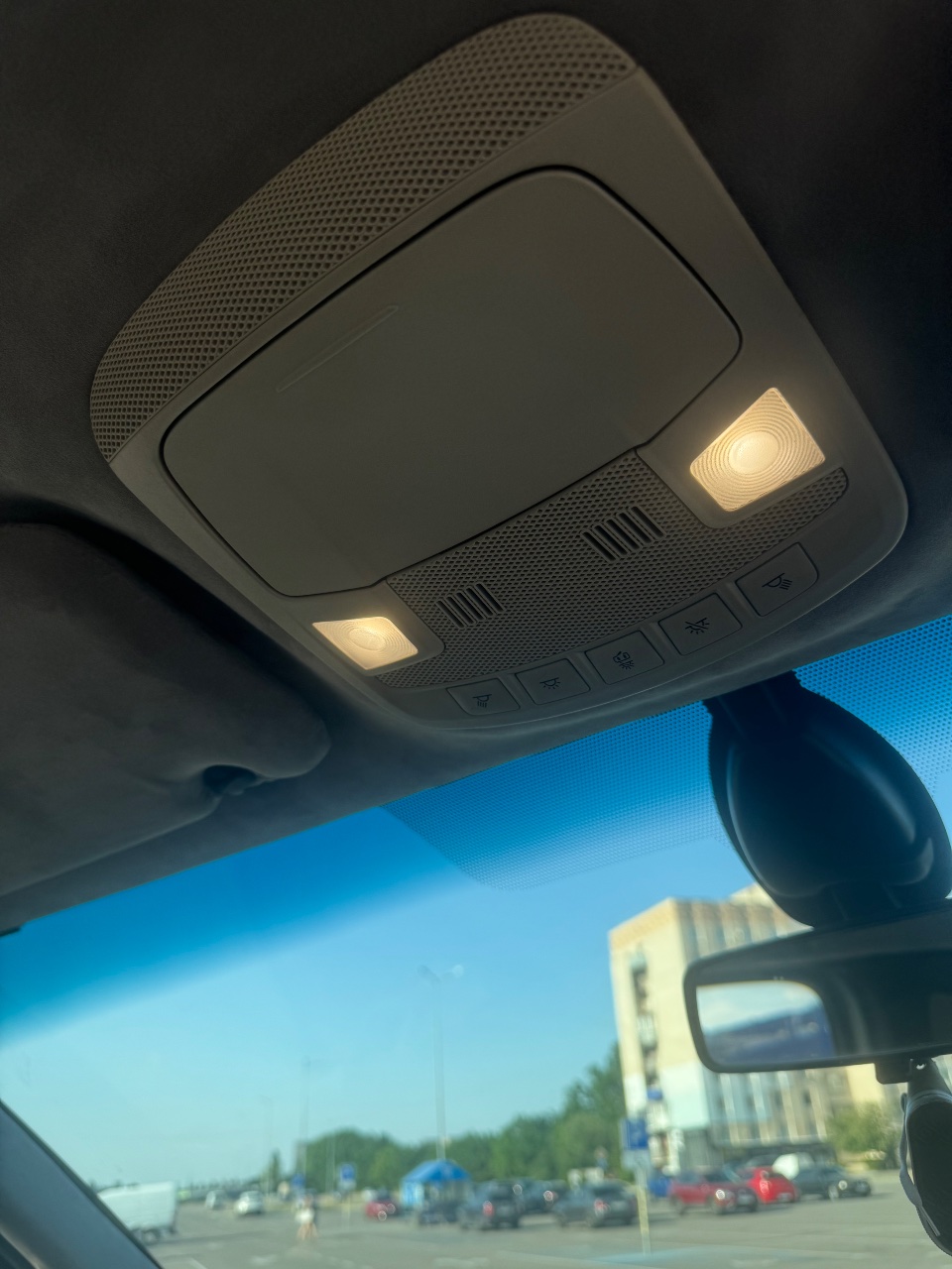 Opel Vivaro - фото 15