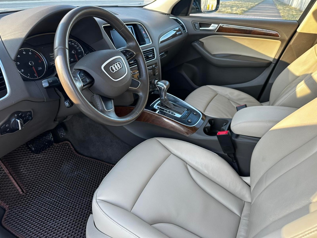 Audi Q5 - фото 9