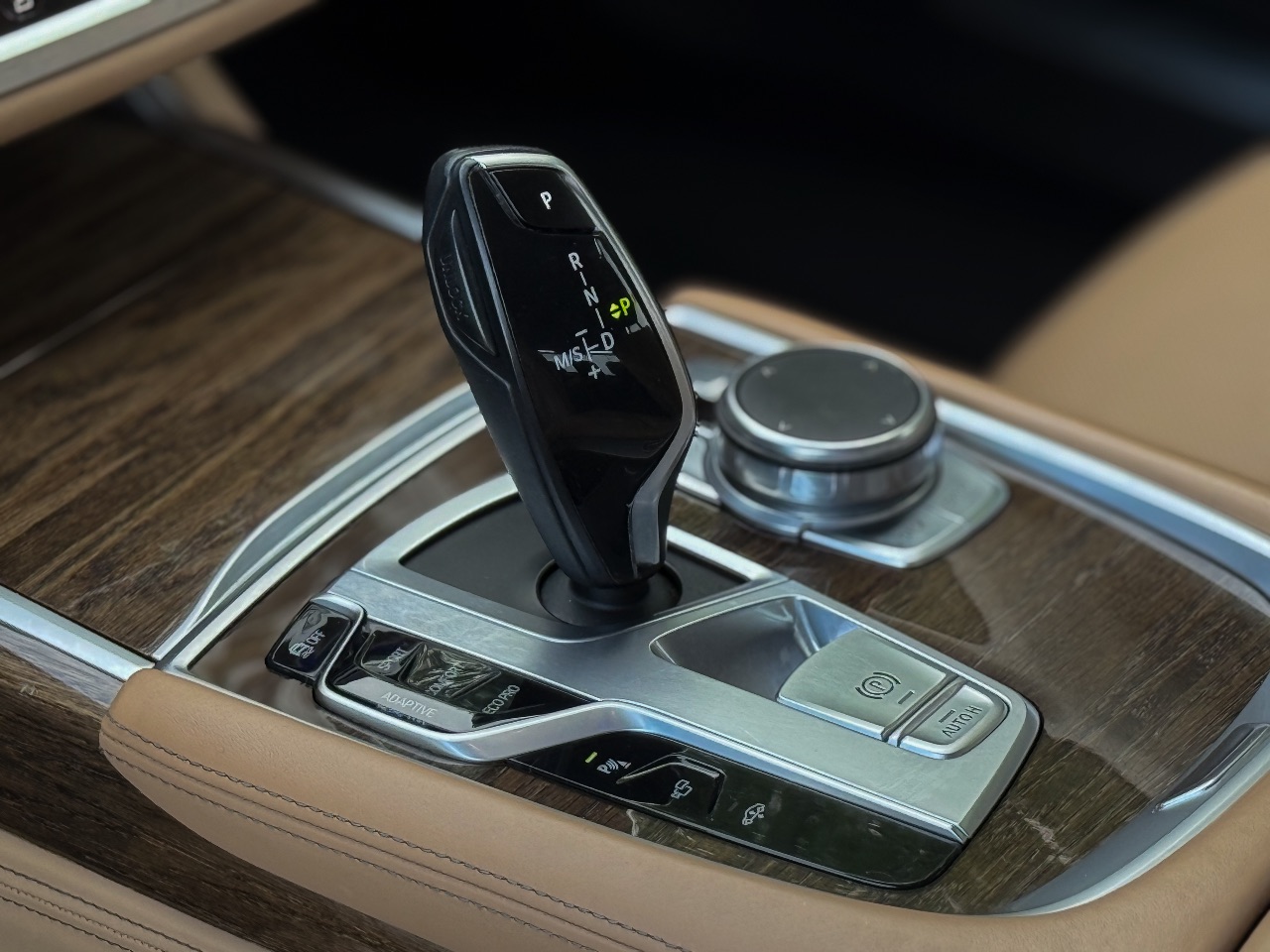 BMW 7 серії - фото 16