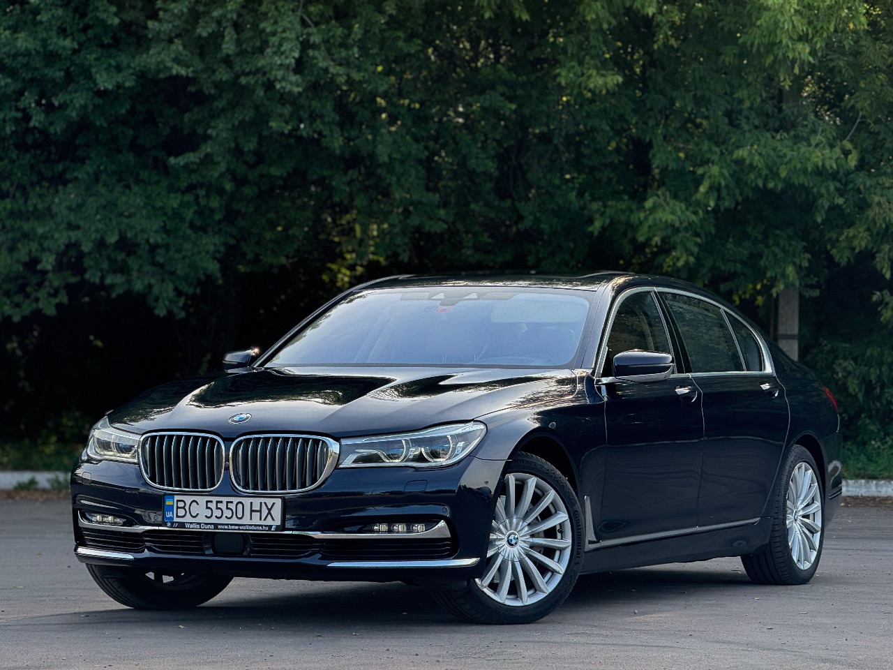 BMW 7 серії - фото 1