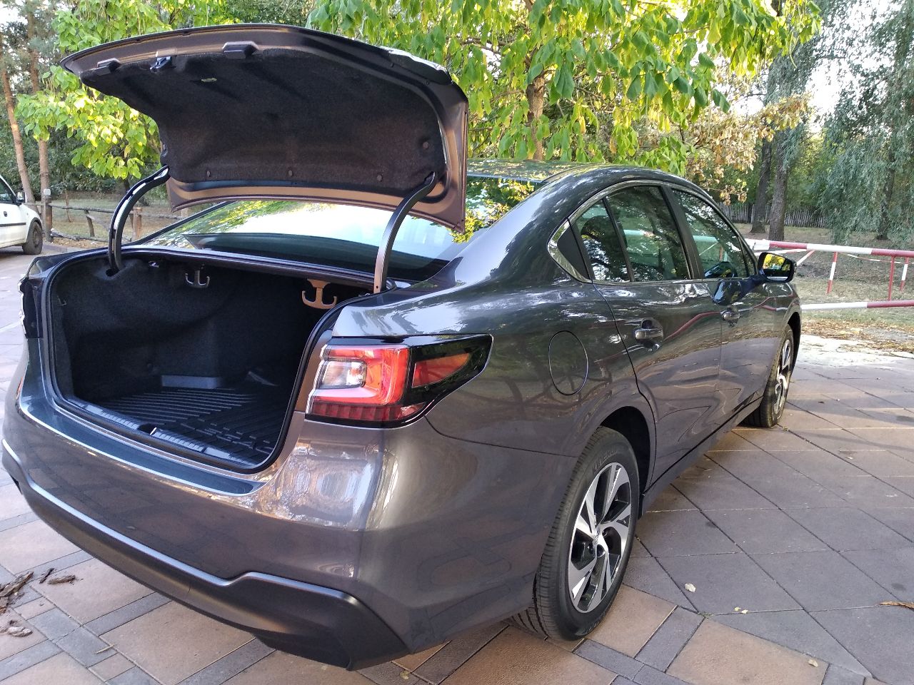 Subaru Legacy - фото 9