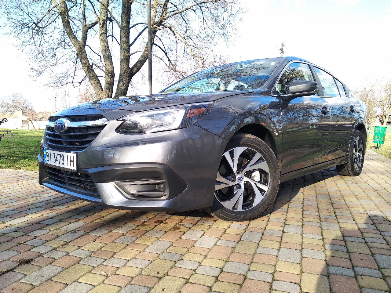 Subaru Legacy - фото 1