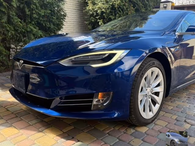 Tesla Model S - зображення 1