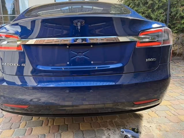 Tesla Model S - зображення 4