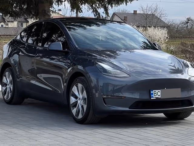 Tesla Model Y 2023, Одеса, $19 000 - зображення 1