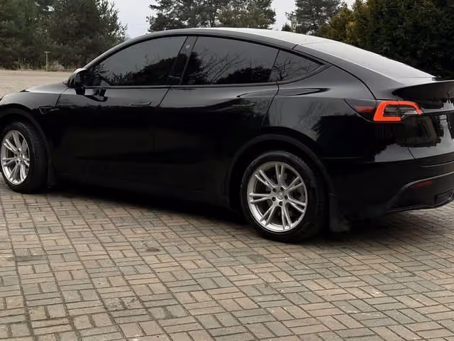 Tesla Model Y 2022, Одеса, $17 000 - зображення 5