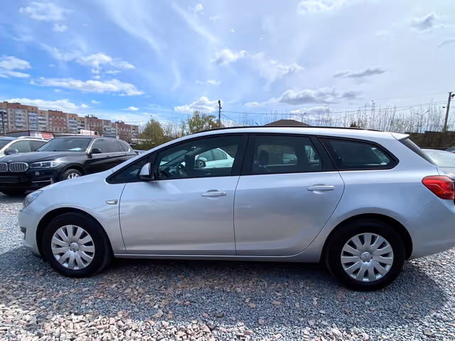 Opel Astra 2015, Рівне, $7 500 - зображення 2