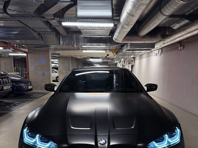 BMW M4 - фото 1