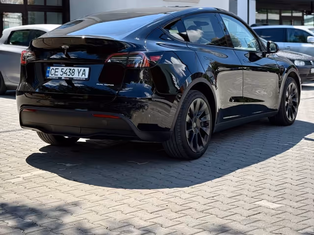 Tesla Model Y 2024, Чернівці, $29 350 - зображення 1