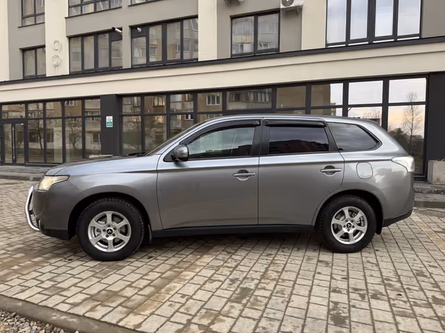 Mitsubishi Outlander - зображення 3