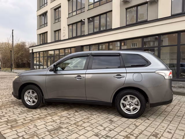 Mitsubishi Outlander - зображення 4
