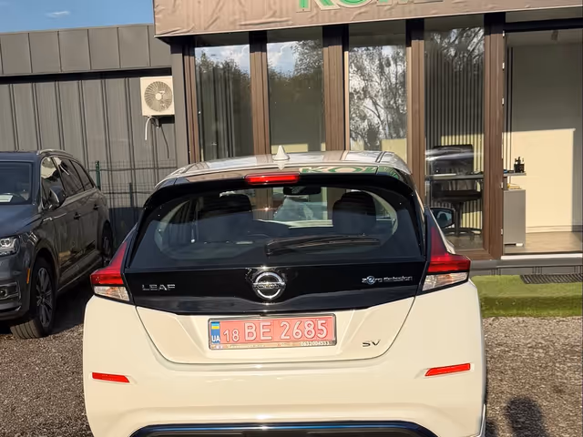 Nissan Leaf - зображення 4