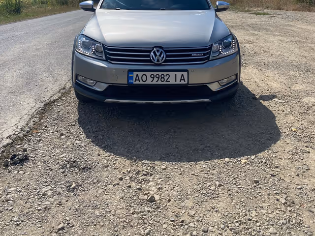 Volkswagen Passat 2012, Виноградів, $12 299 - зображення 1