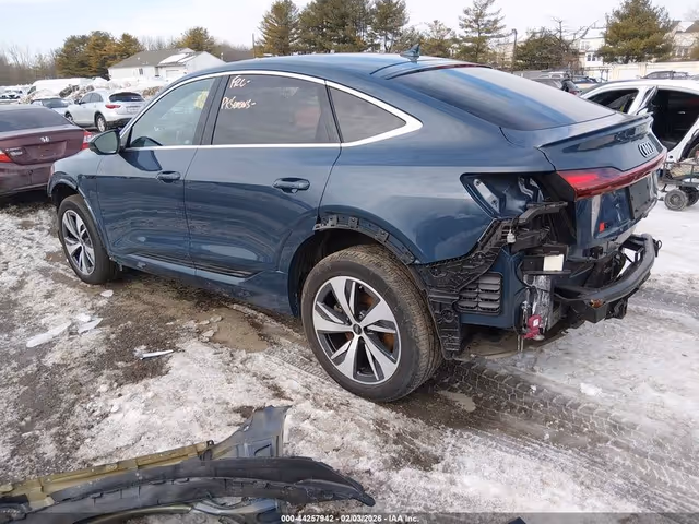 Audi Q8 Sportback e-tron 2024, Львів, $37 900 - зображення 4