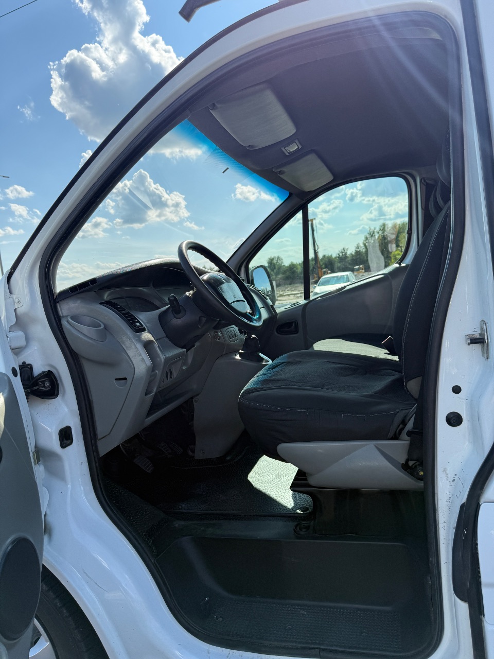 Renault Trafic - фото 20