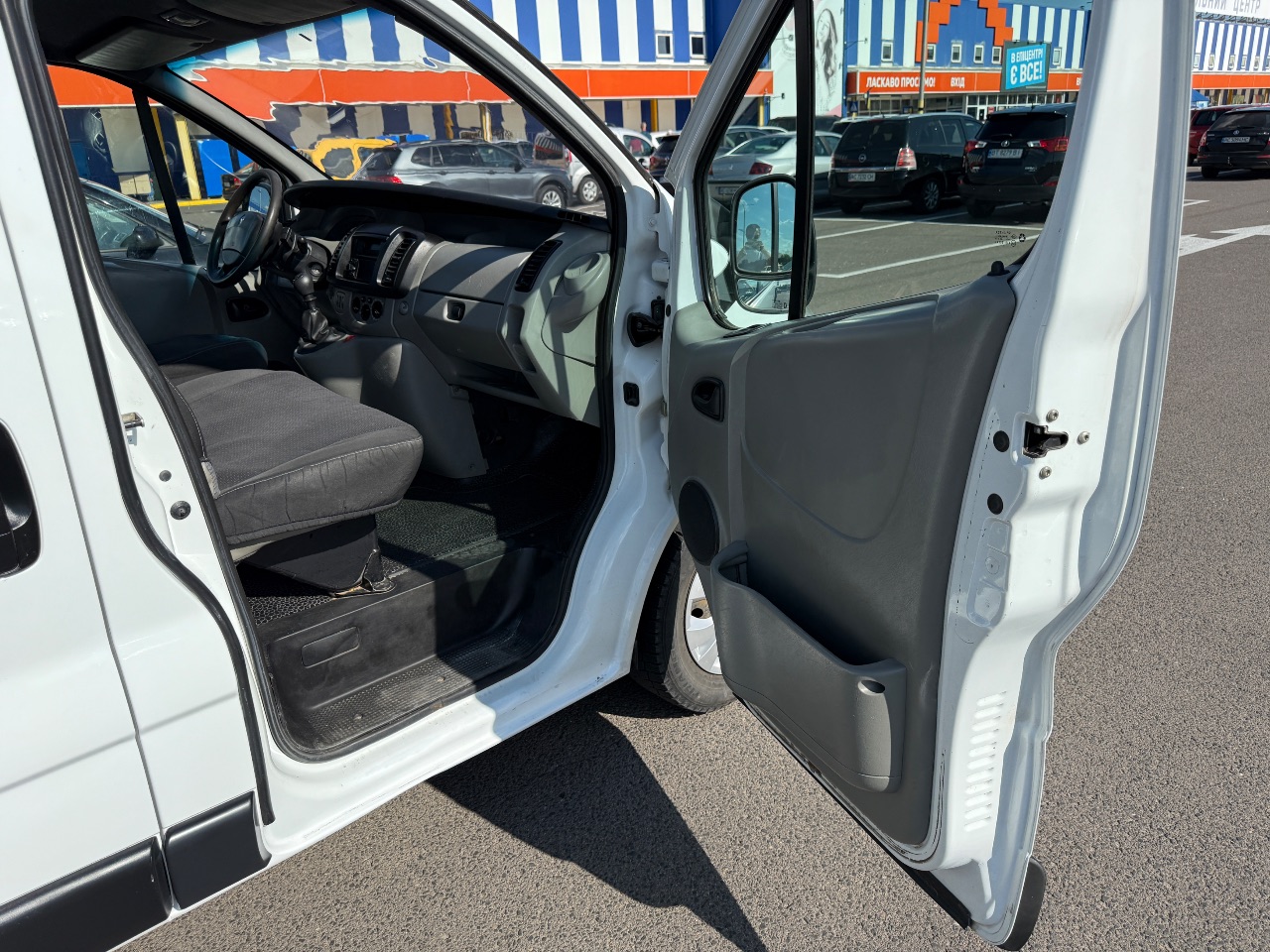 Renault Trafic - фото 4