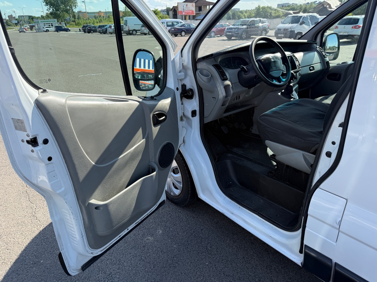 Renault Trafic - фото 15