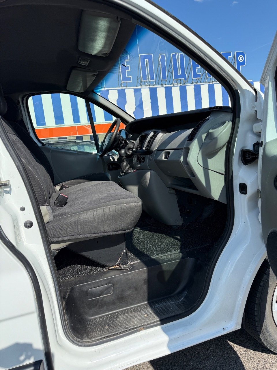 Renault Trafic - фото 7