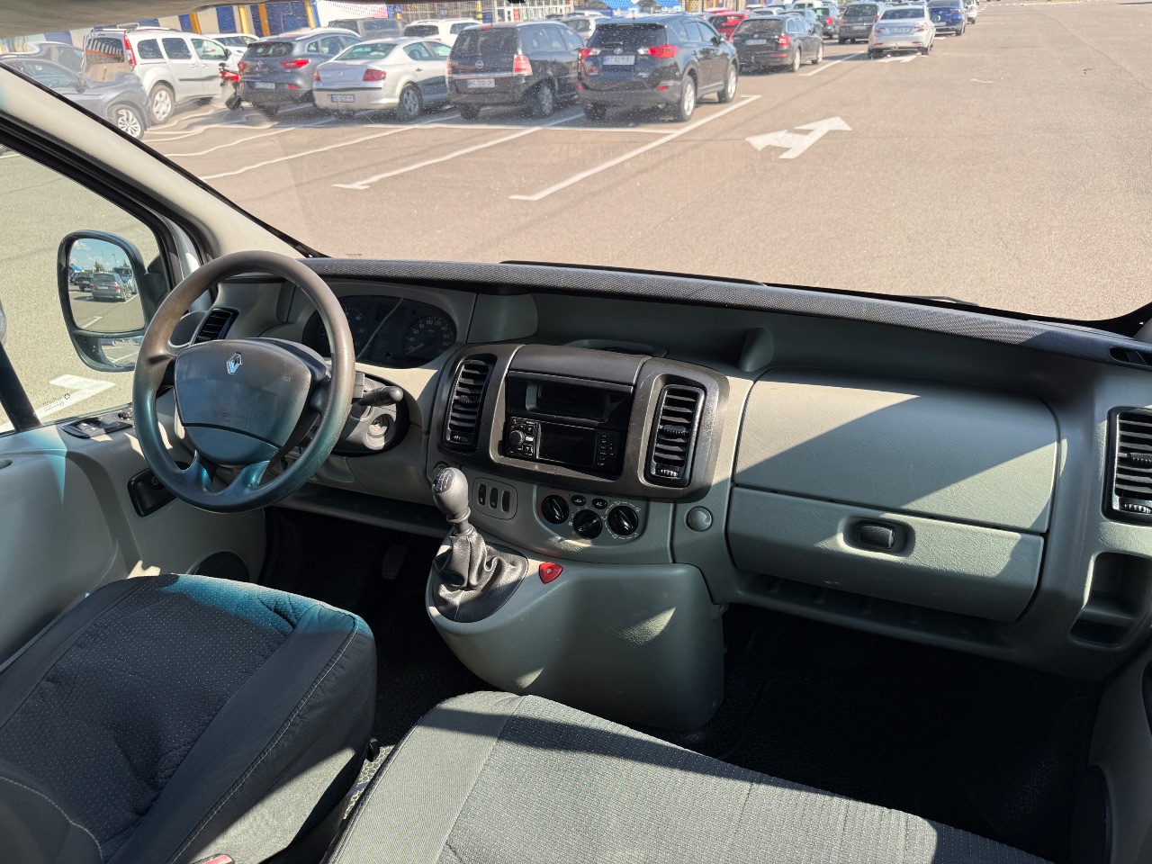 Renault Trafic - фото 14