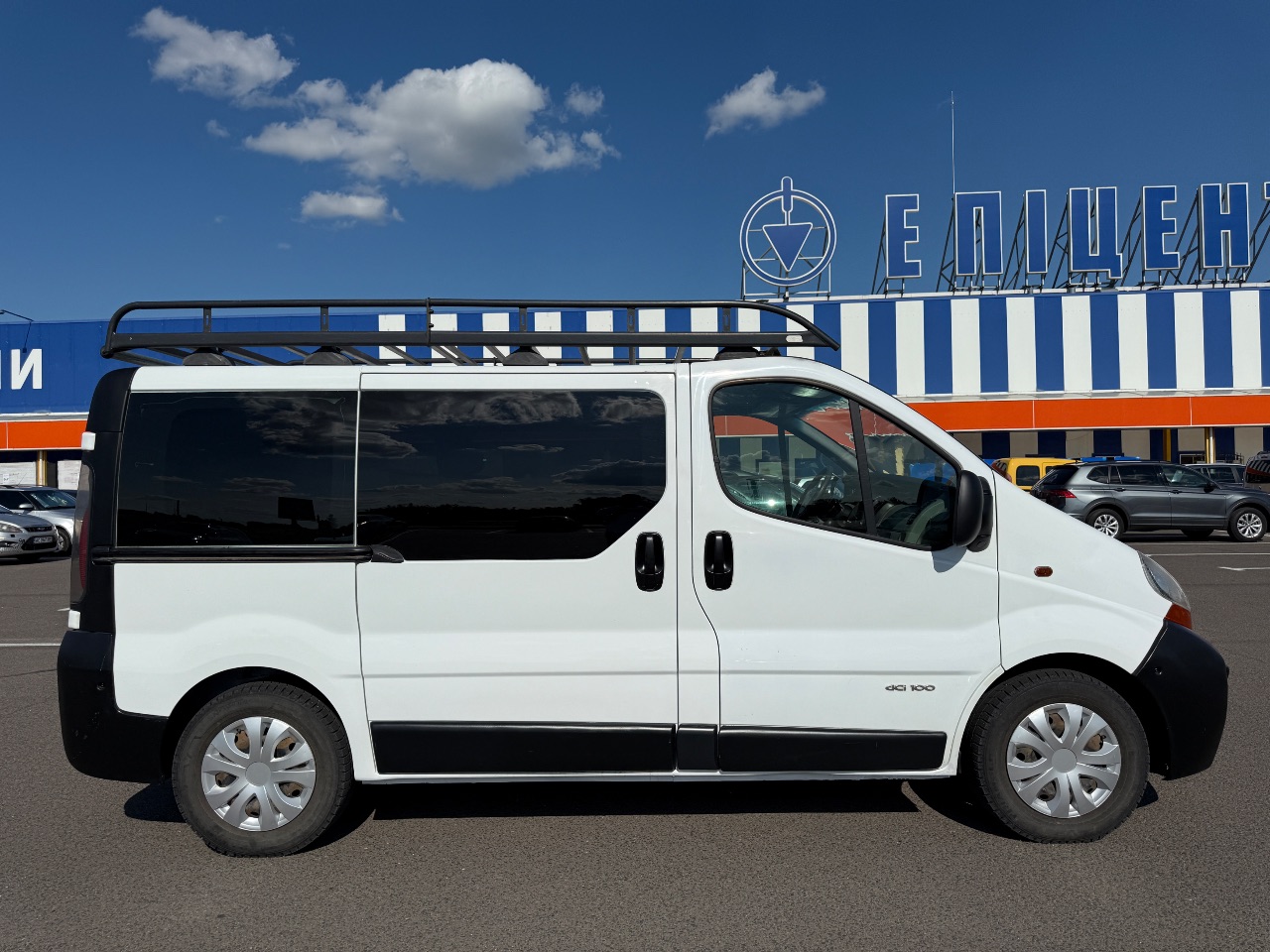 Renault Trafic - фото 19