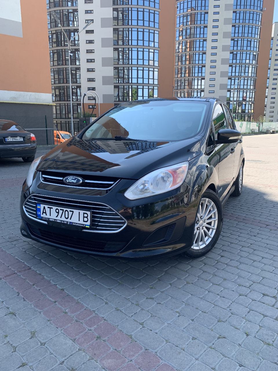Ford C-MAX - фото 1