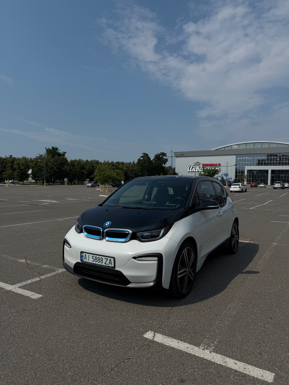 BMW i3 - фото 1