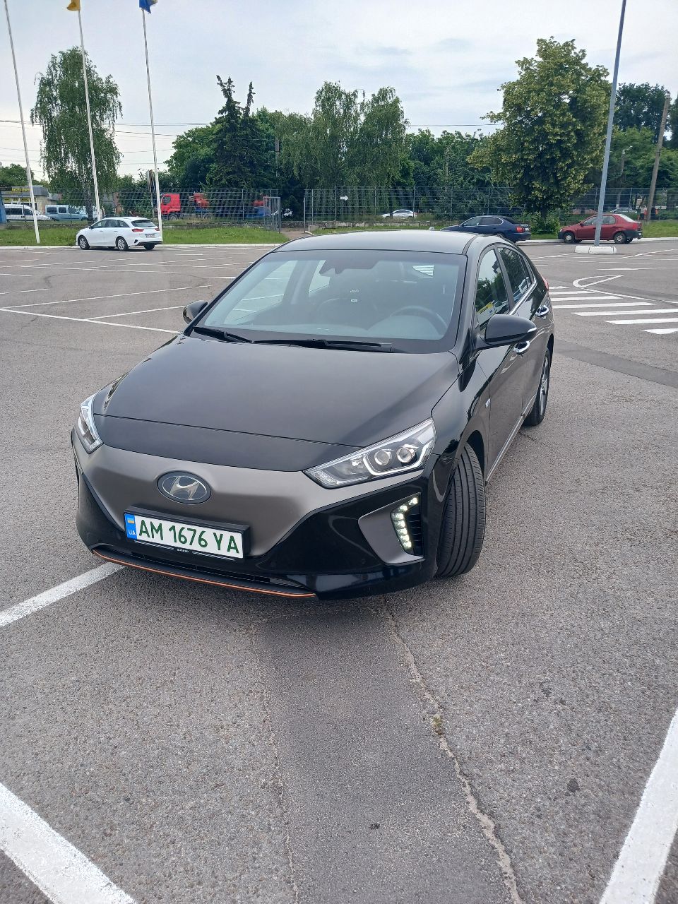Hyundai IONIQ - фото 1