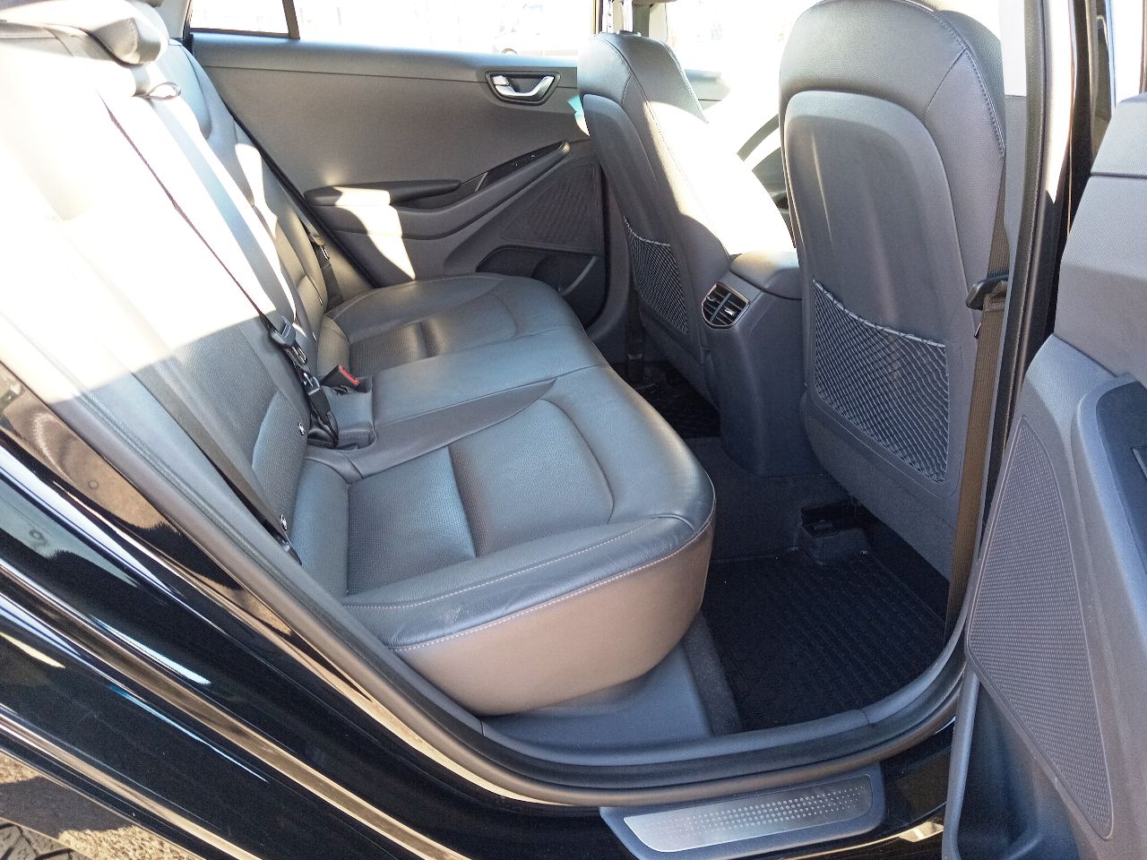 Hyundai IONIQ - фото 20