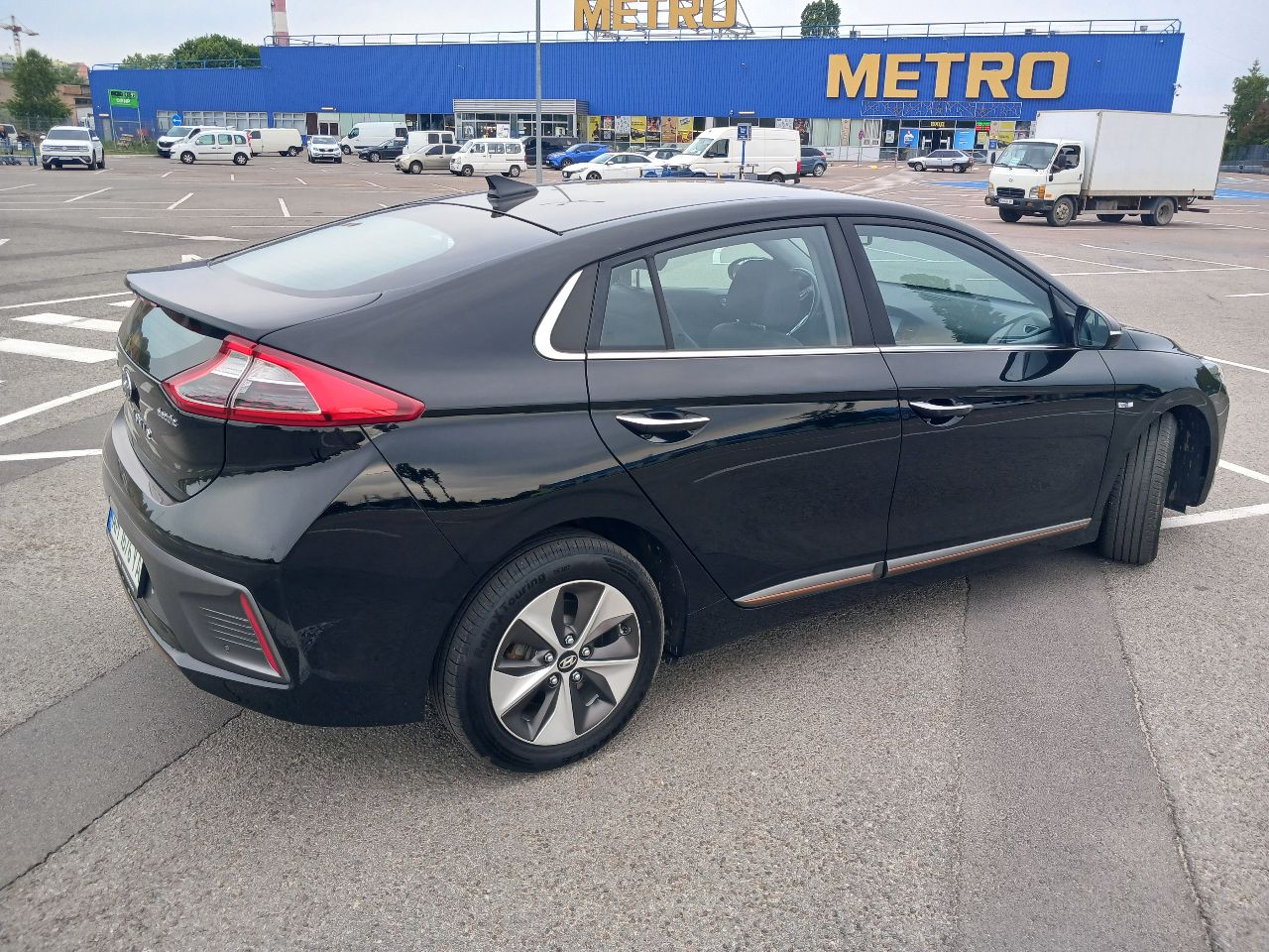 Hyundai IONIQ - фото 13