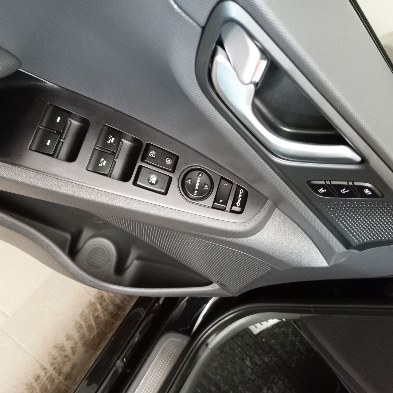 Hyundai IONIQ - фото 21