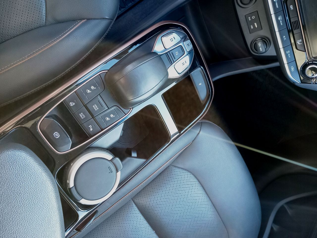 Hyundai IONIQ - фото 17