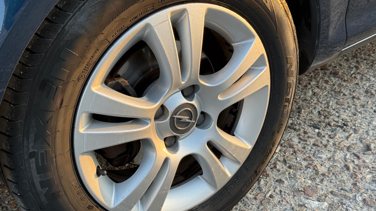 Opel Corsa - фото 13