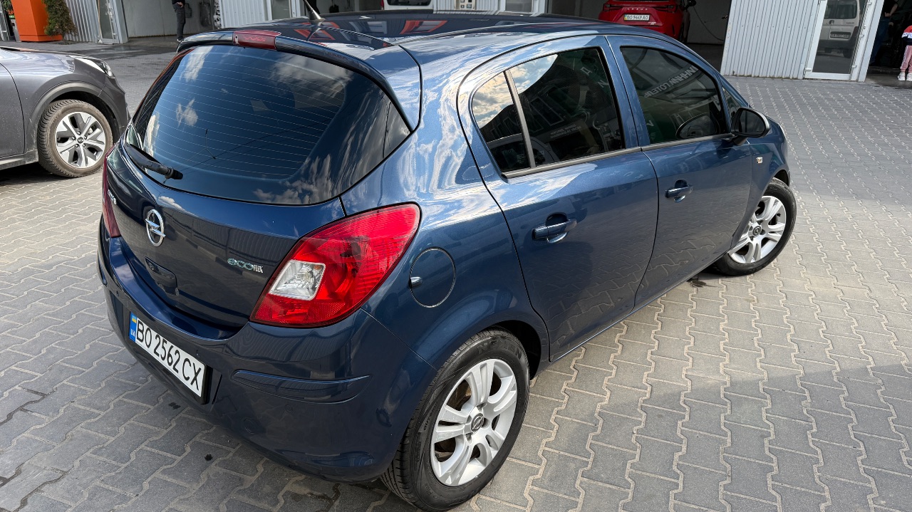 Opel Corsa - фото 6