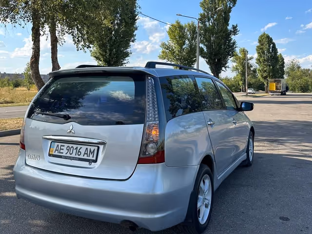 Mitsubishi Grandis - зображення 4