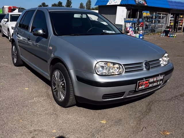 Volkswagen Golf - зображення 1