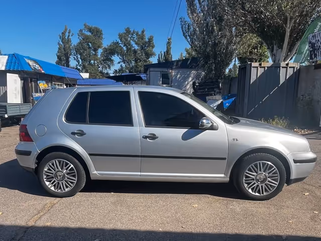 Volkswagen Golf - зображення 2