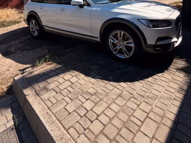 Volvo V90 Cross Country 2017, Херсон, $28 021 - зображення 2