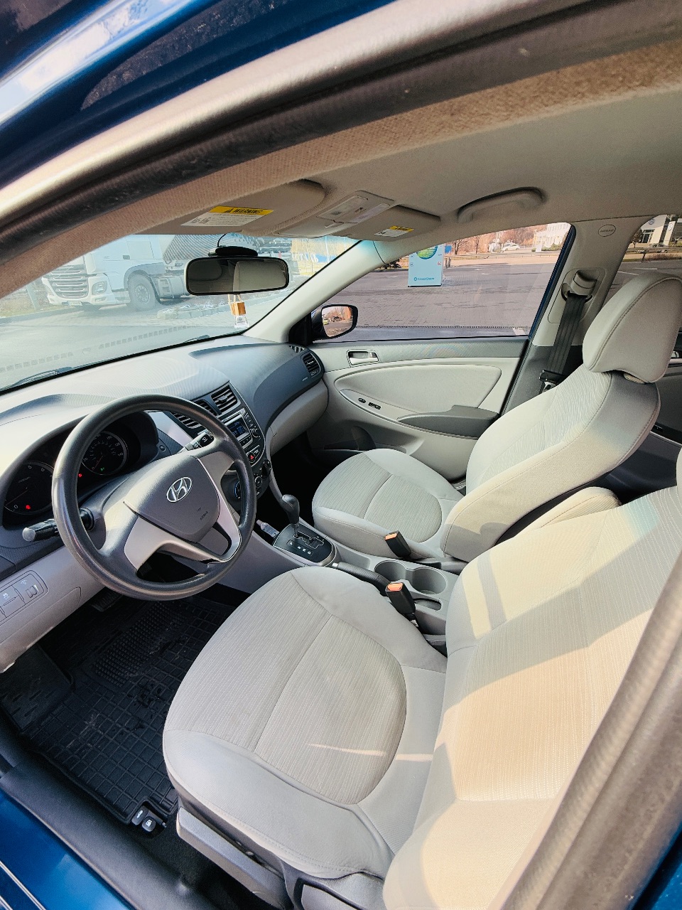 Hyundai Accent - фото 12