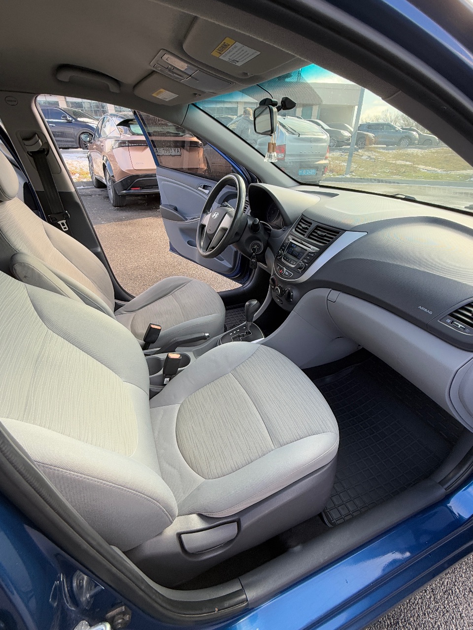 Hyundai Accent - фото 13