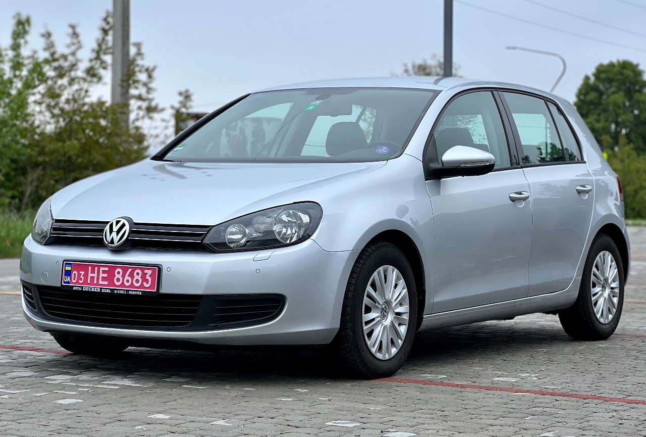 Volkswagen Golf - фото 1