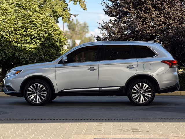 Mitsubishi Outlander 2019, Дніпро, $13 999 - зображення 2