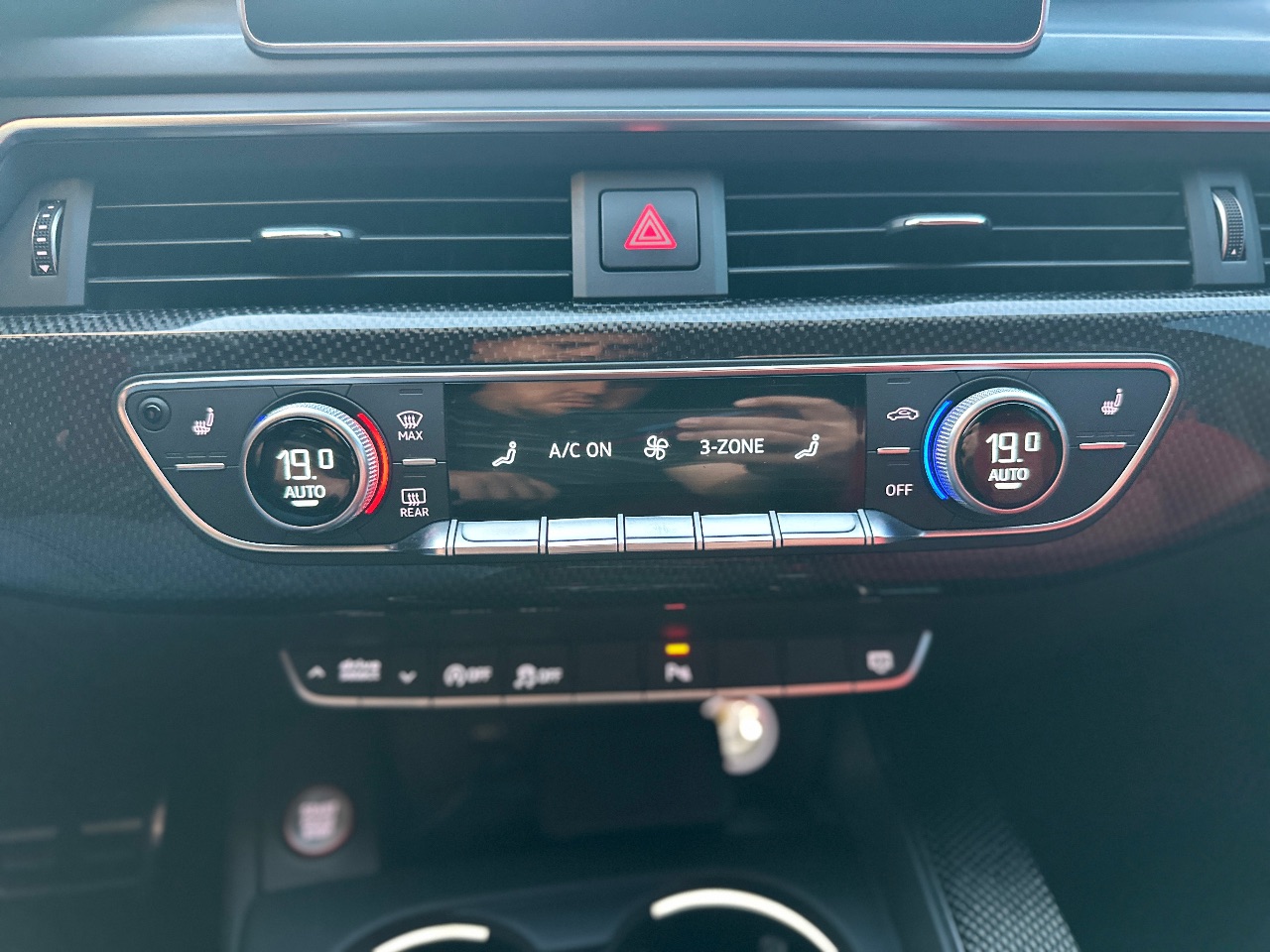 Audi S4 - фото 24