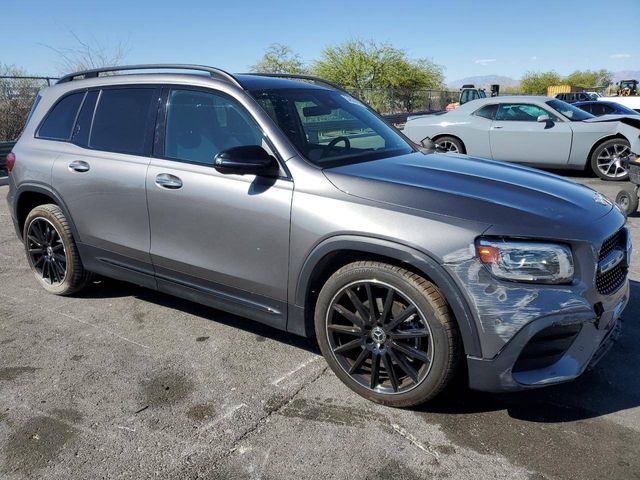 Mercedes-Benz GLB - фото 1