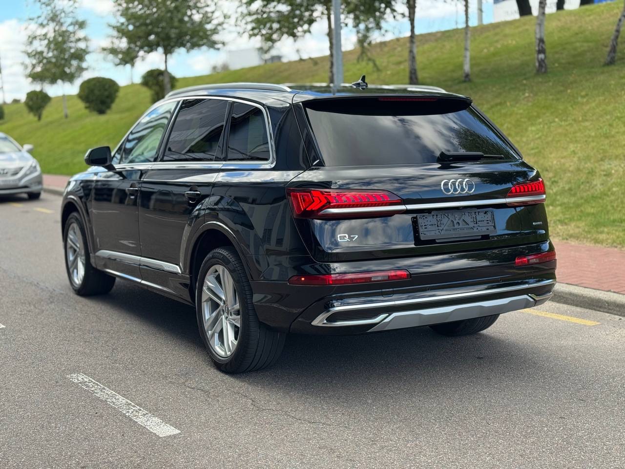 Audi Q7 - фото 13