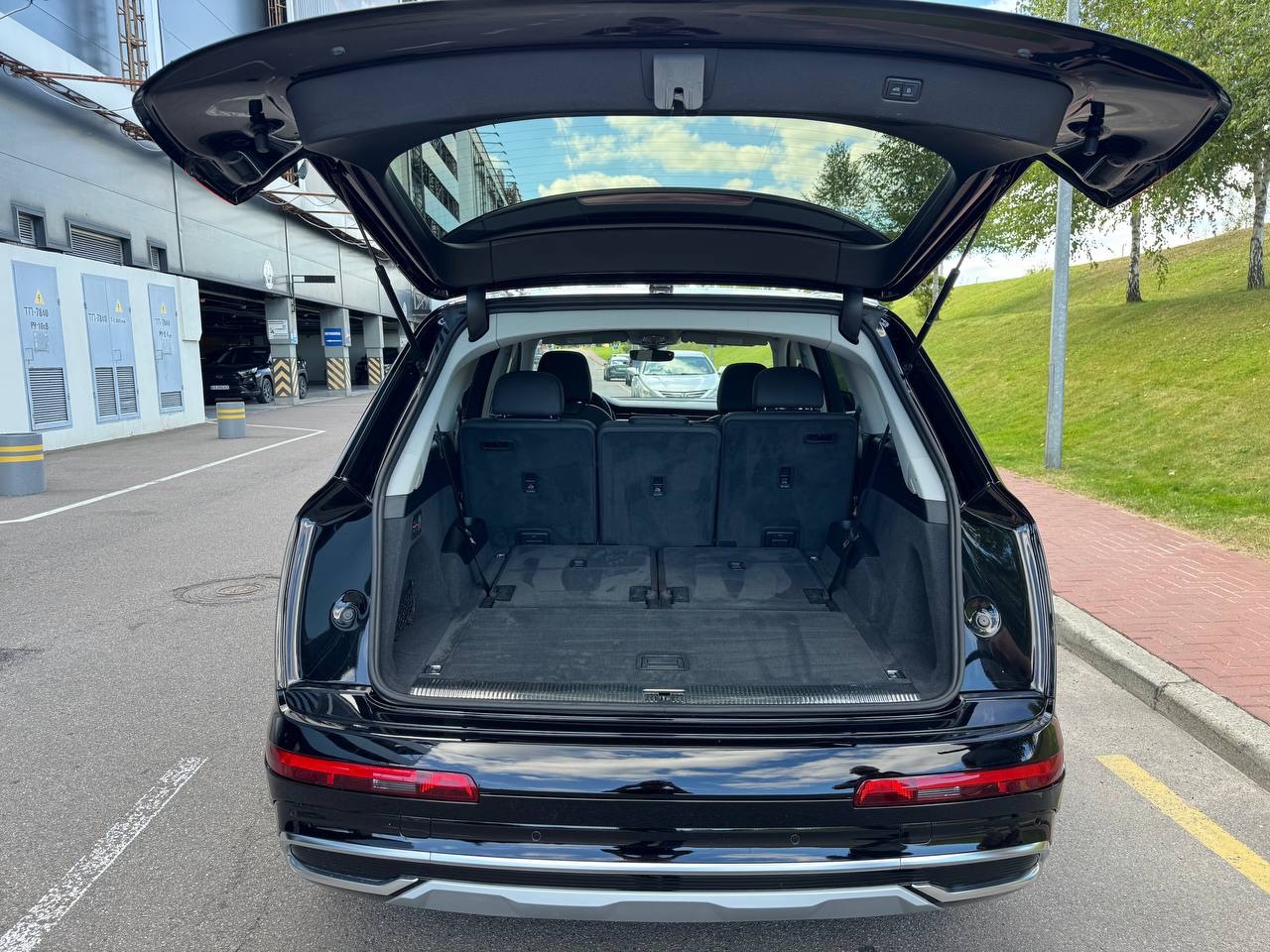 Audi Q7 - фото 27